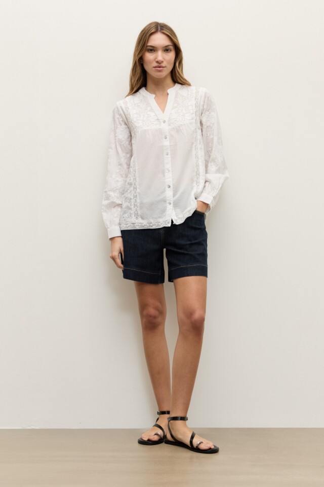 Camisa puntillas y bordados blanco