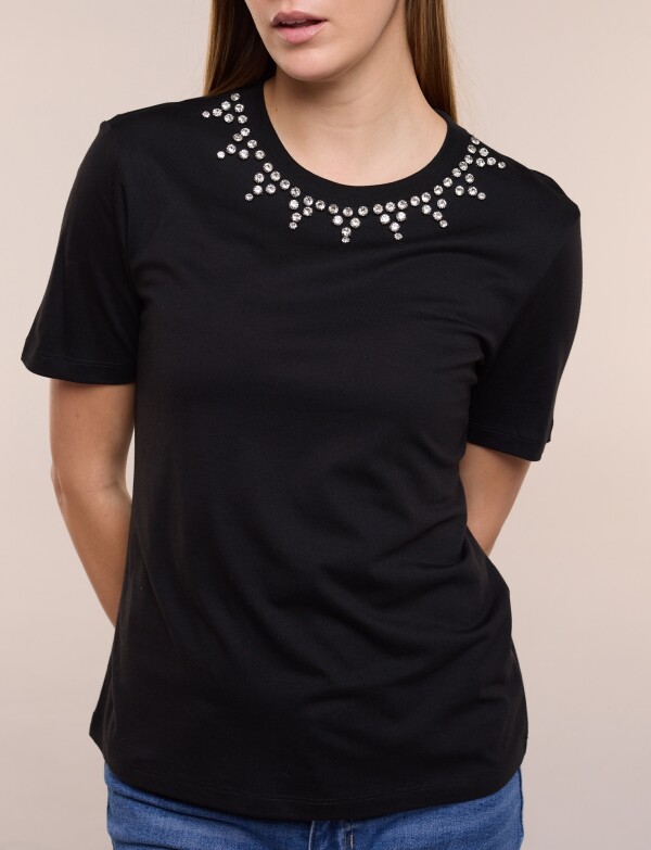 Remera De Algodón Con Aplique De Piedras En Escote NEGRO