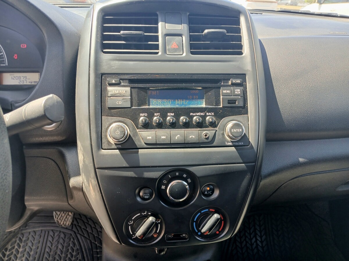 Nissan Versa Drive 1.6 Extra Full | Permuta / Financia Nissan Versa Drive 1.6 Extra Full | Permuta / Financia