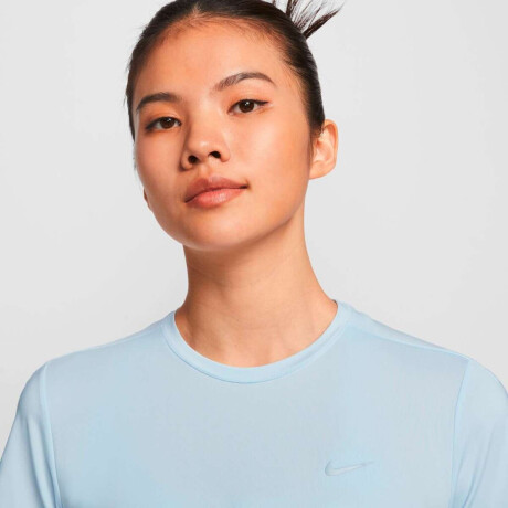 Remera Nike Swift Dri-Fit Top de Mujer Azul