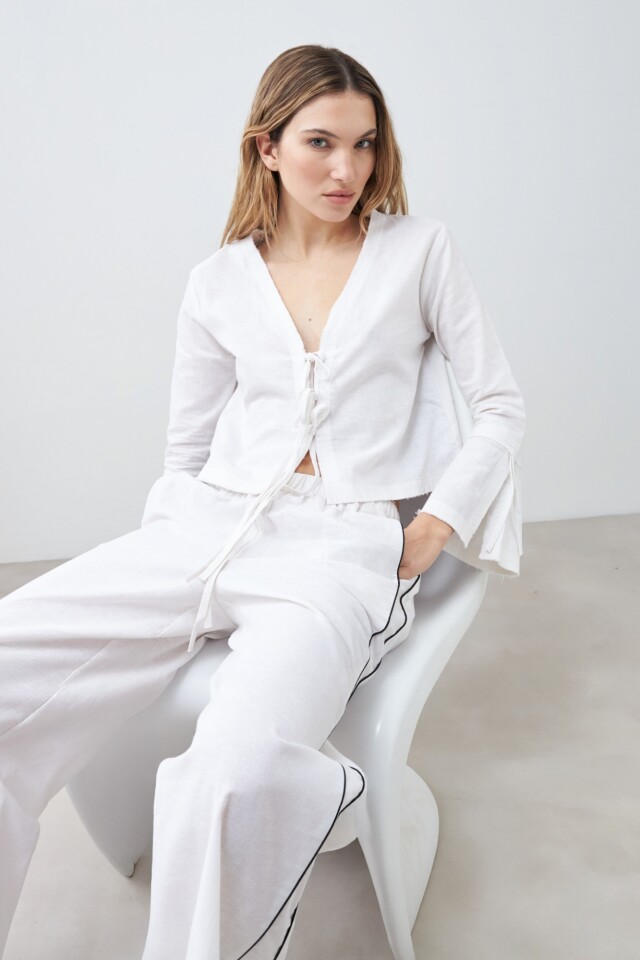 Blusa de lino con lazos blanco