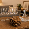 Combo ''Vino y Picada'' Decantador de Vino, Set de 4 copetineros en Bambú y Set de 4 Copas de Vino Combo ''Vino y Picada'' Decantador de Vino, Set de 4 copetineros en Bambú y Set de 4 Copas de Vino