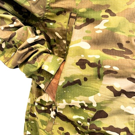 Campera chaqueta tactica con capucha en RipStop Multicam