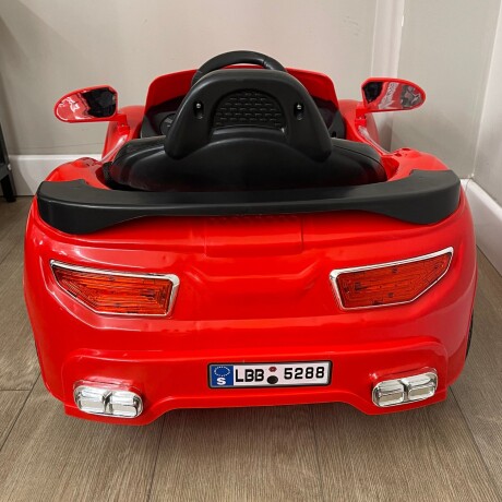 Auto a Batería Modelo Rindt con control remoto Rojo