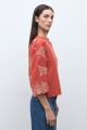 Remera boho lacre