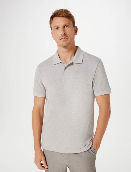 CAMISA DE CUELLO CON BORDADO GRIS