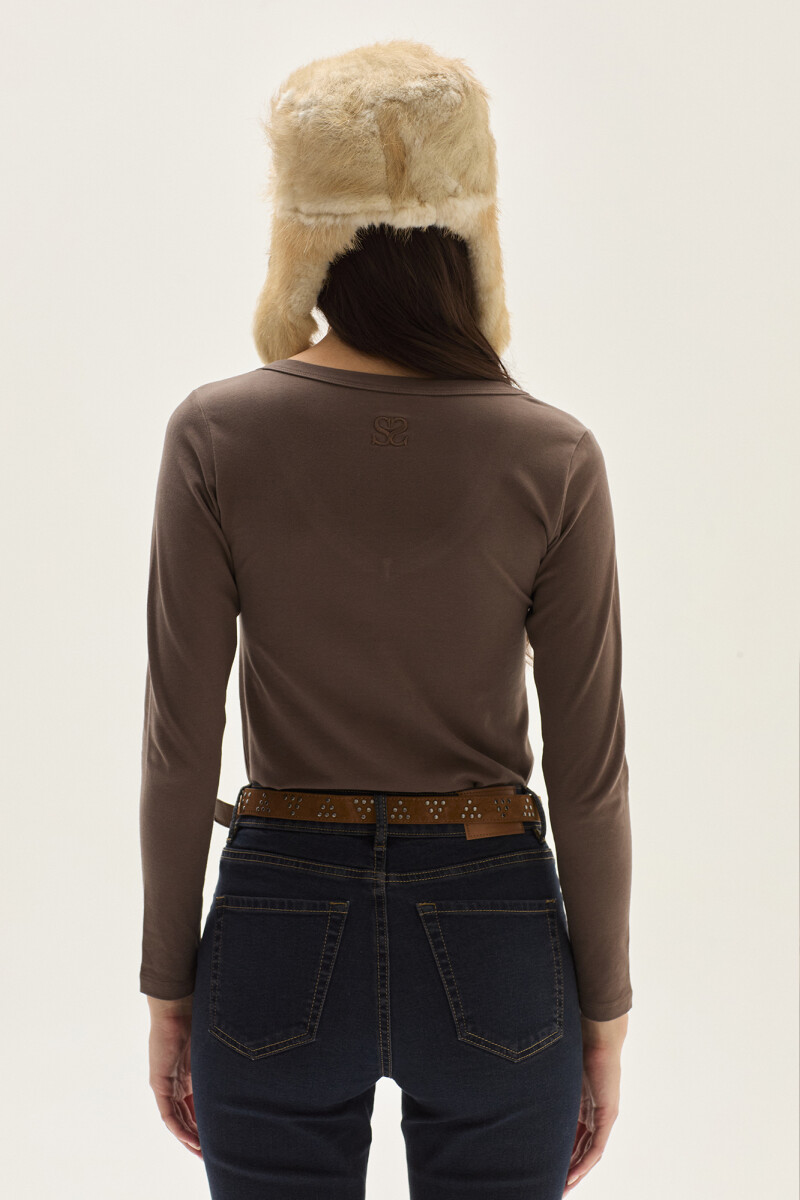 Remera Almond Chocolate