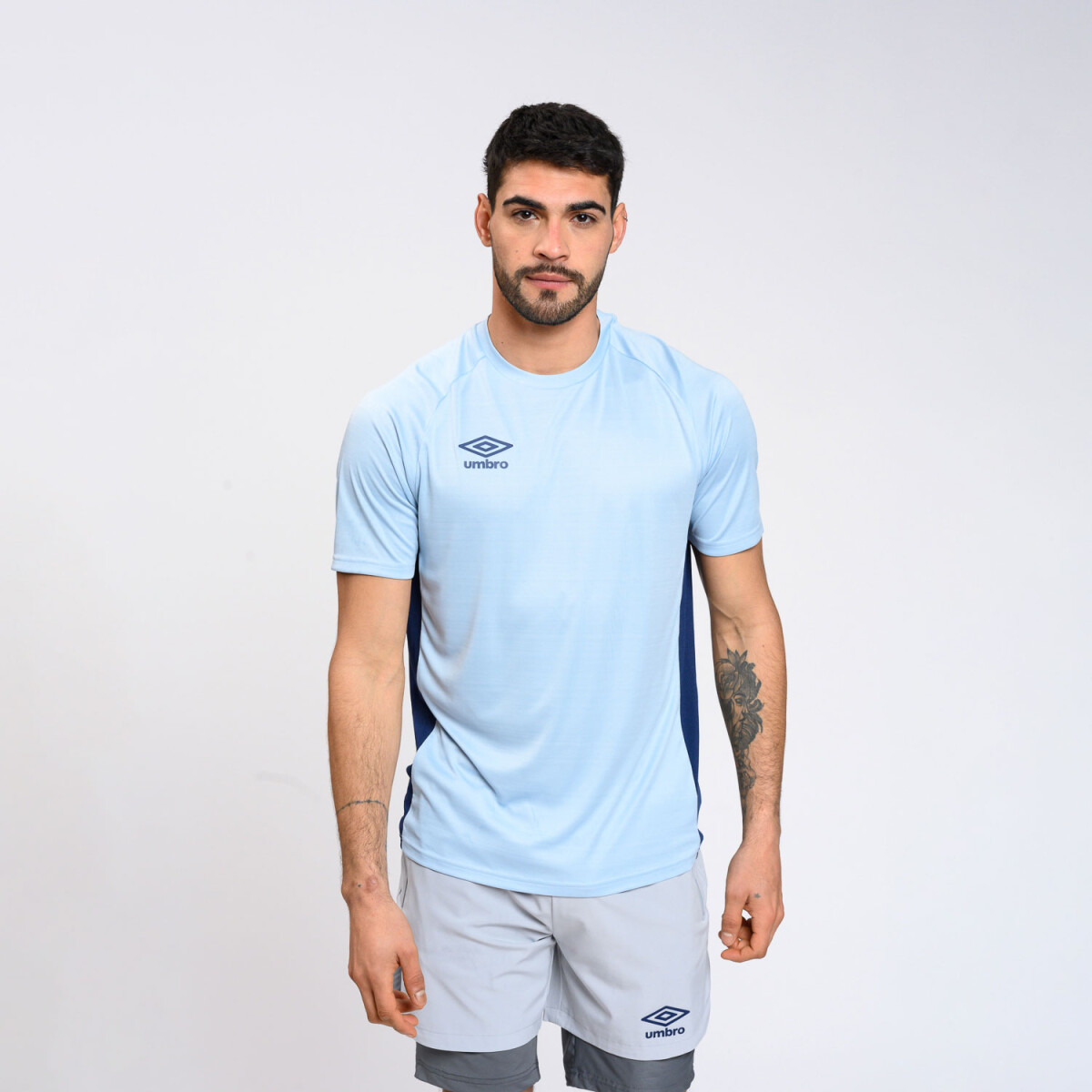 REMERA TRINY HOMBRE Umbro Hombre - 071 