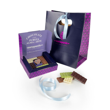 CAJA x 8 TABLETAS SURTIDAS + BOMBON CORAZON (12x14 cms) CAJA x 8 TABLETAS SURTIDAS + BOMBON CORAZON (12x14 cms)