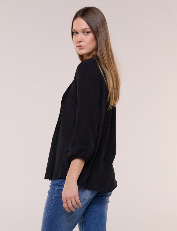 Blusa Con Alforzas En Delantero Y Botones NEGRO