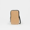 Porta celular Pia en cuero charol arrugado Camel