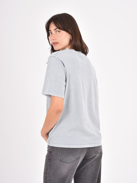 REMERA DETAIL GRIS CLARO