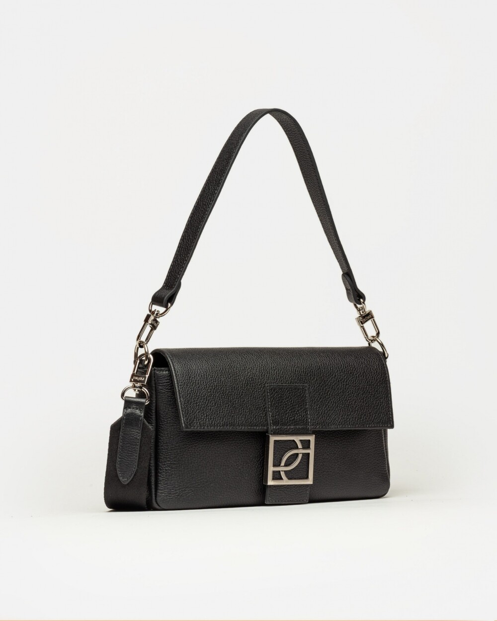 Cartera al hombro Signature en cuero graneado Negro