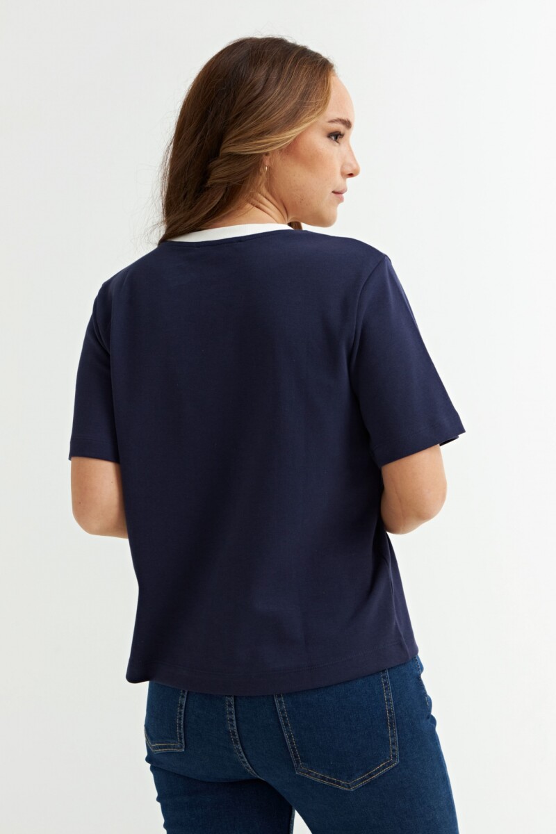 Remera cuello contratono AZUL MARINO