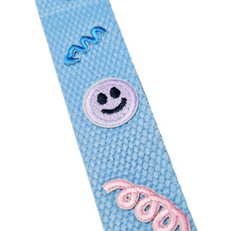 Llavero cinta con diseño Carita Feliz Celeste