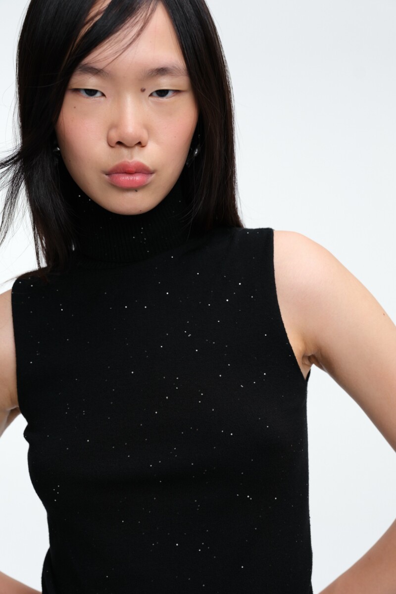 TOP SIN MANGAS Negro