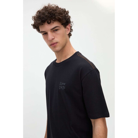 Remera Esben Negro