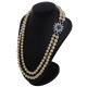 Collar de perlas mayor a menor con broche en oro 18k blanco, zafiro azul y brillantes Collar de perlas mayor a menor con broche en oro 18k blanco, zafiro azul y brillantes