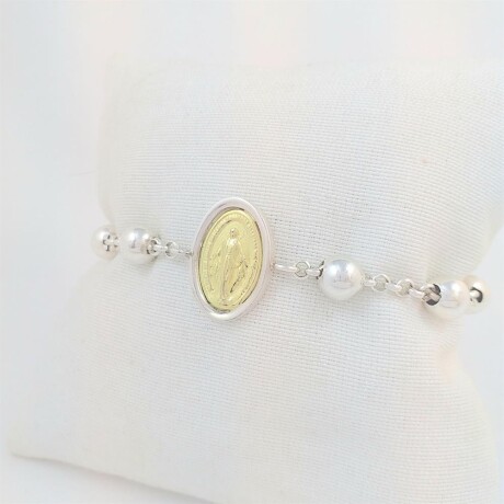 Pulsera religiosa de plata 925 con detalles en double de oro 18Ktes, cuentas de 6mm e imagen de la Virgen Milagrosa. Pulsera religiosa de plata 925 con detalles en double de oro 18Ktes, cuentas de 6mm e imagen de la Virgen Milagrosa.