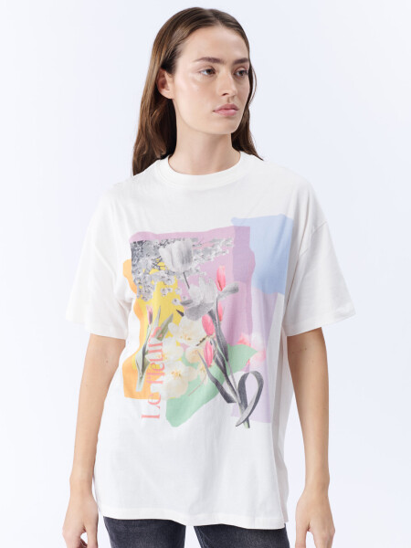 Remera manga corta oversize Estampa flores blancas