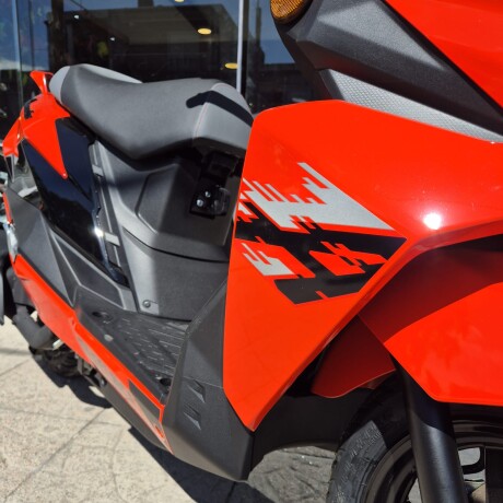 Suzuki Avenis 125 Naranja