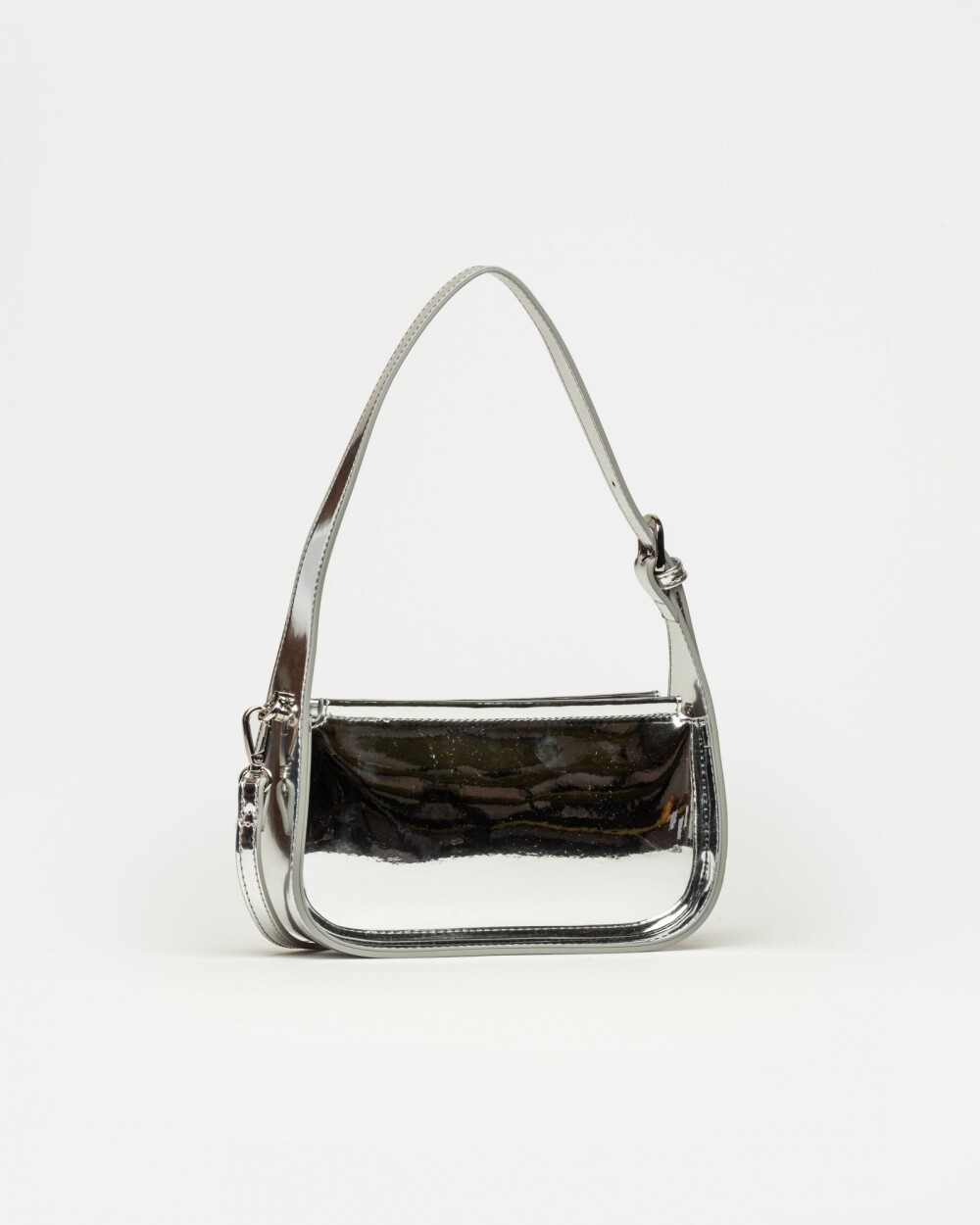 Cartera al hombro Leaf en efecto cuero charol Metalizado