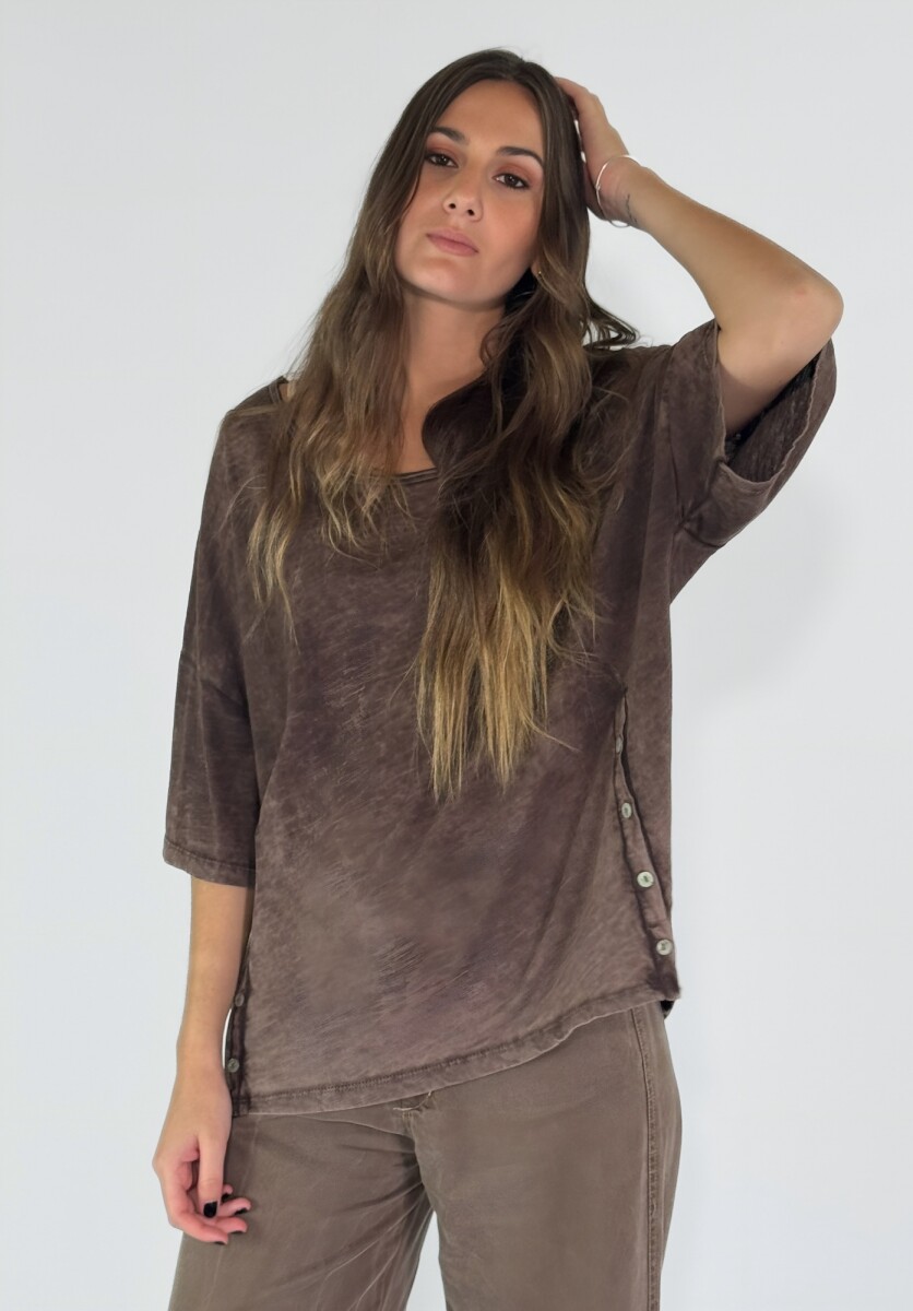 REMERA SOVANA - CHOCOLATE 