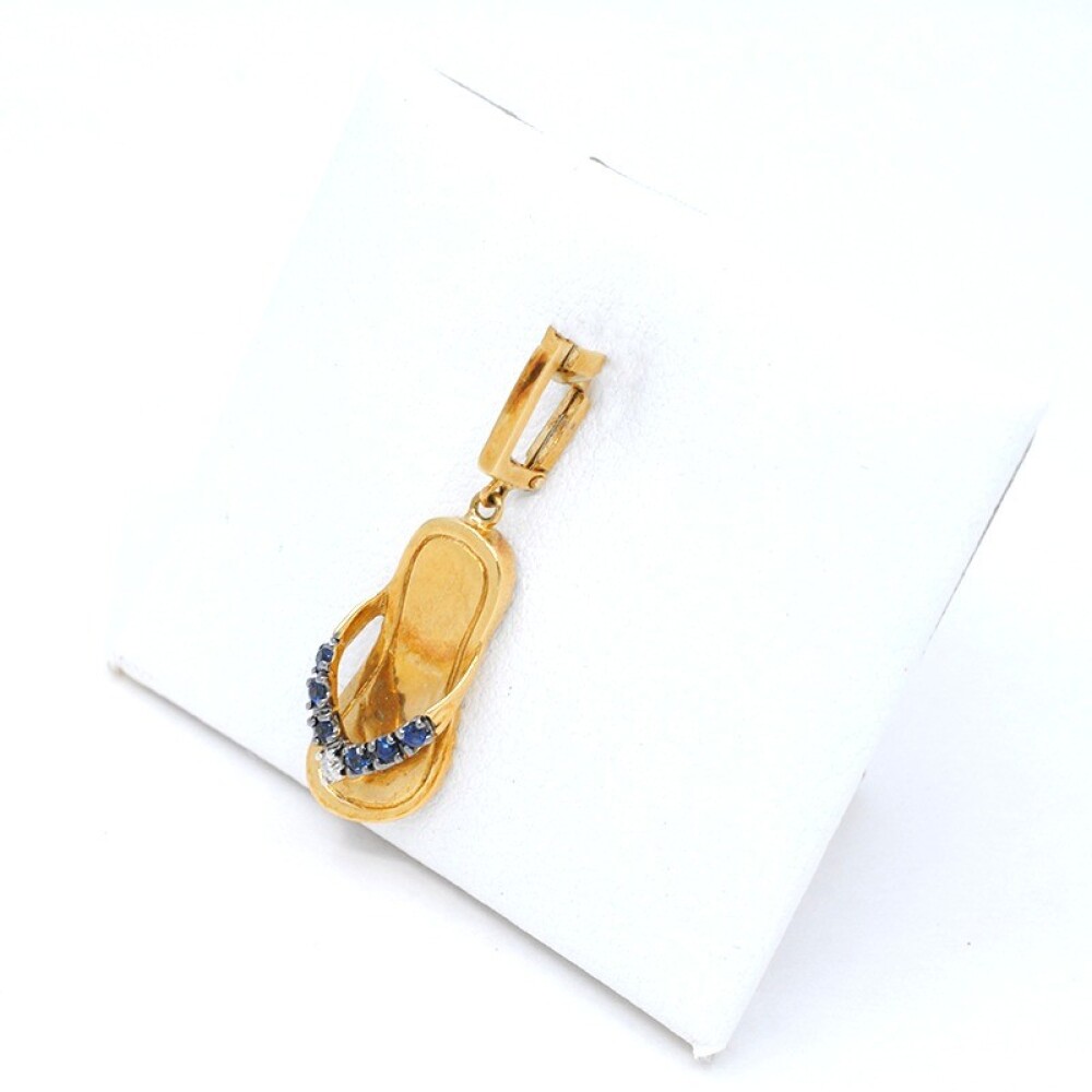 Dijes En Oro 18K Con Zafiros Y Brillante Dijes En Oro 18K Con Zafiros Y Brillante