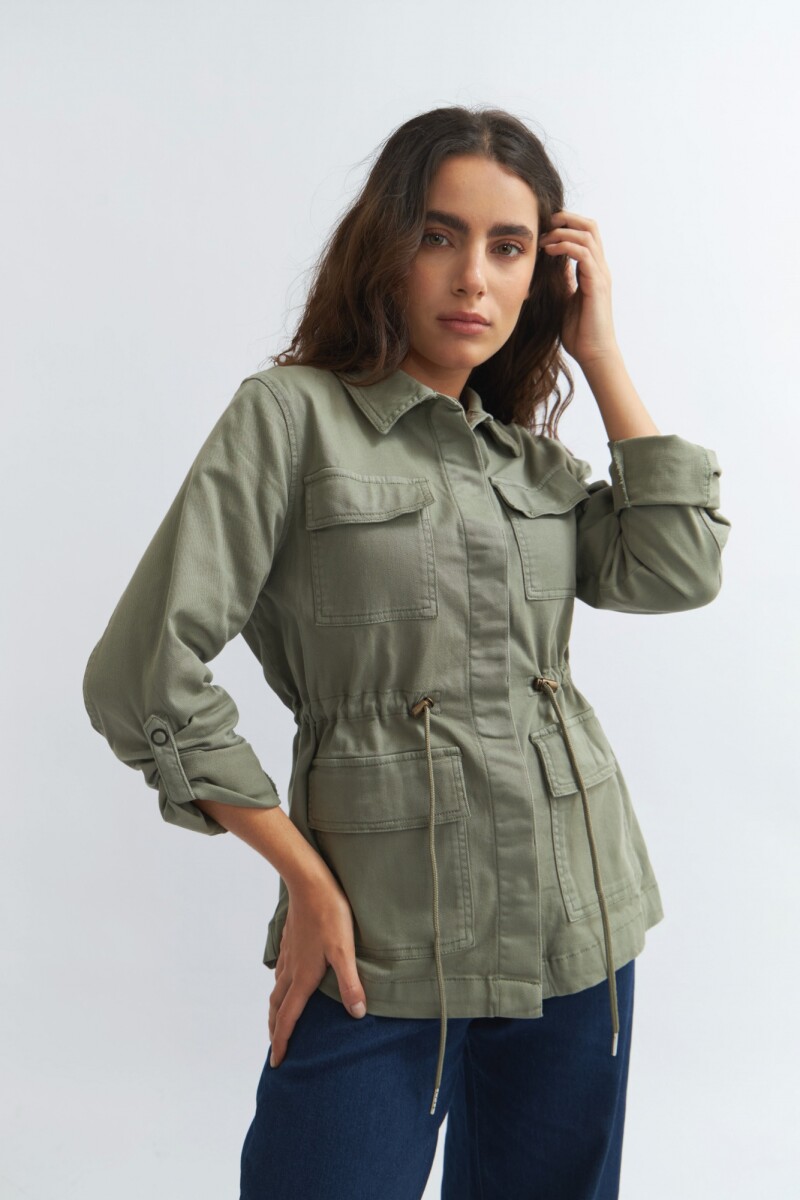 Parka liviana VERDE OLIVA