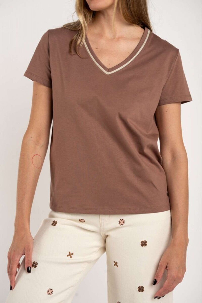 Remera Algodon Peinado Escote Lurex - Mocha 