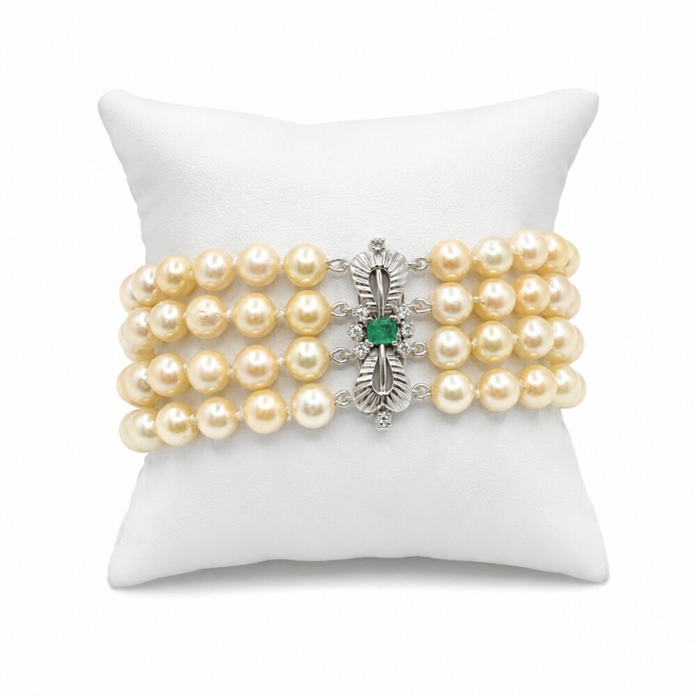 Pulsera Perlas De Cultivo 4 Hilos Con Broche En Oro 18K Blanco, Pasadores, Brillantes Y Esmeraldas. Pulsera Perlas De Cultivo 4 Hilos Con Broche En Oro 18K Blanco, Pasadores, Brillantes Y Esmeraldas.