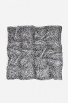 Pañuelo animal print guarda gris