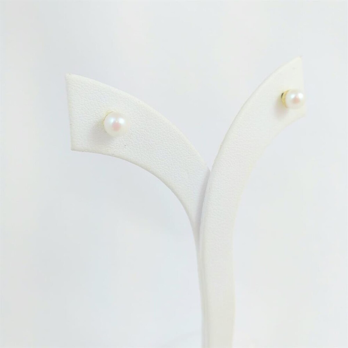 Caravanas de Oro 18 kt y Perla de cultivo 6 mm - Sistema de Perno y rosca 