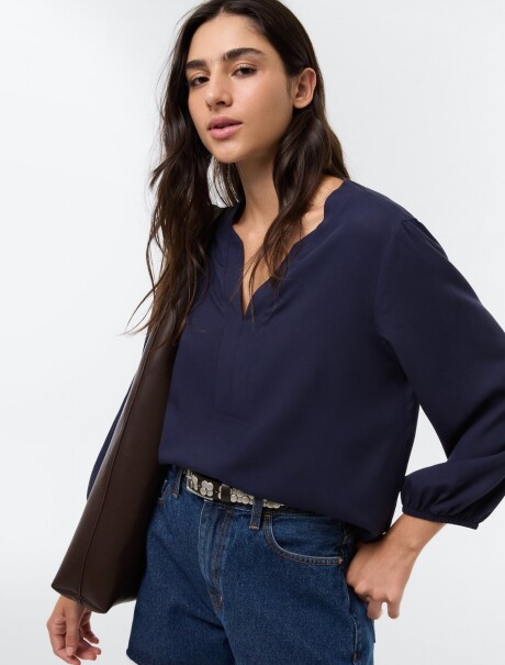 BLUSA DE MANGA TRES CUARTOS EN VISCOSA AZUL