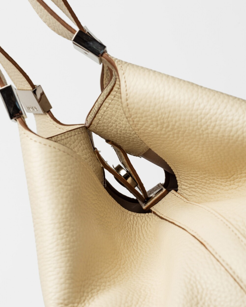 Bolso Eterial en cuero graneado Cotton