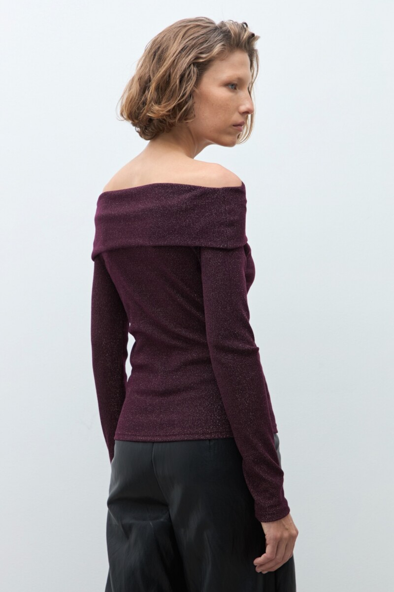 Blusa escote bardot ciruela