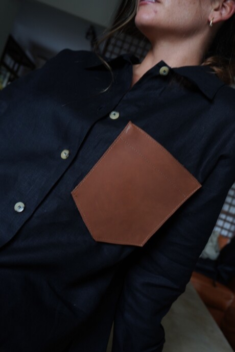 Pocket Shirt Negro Cuero