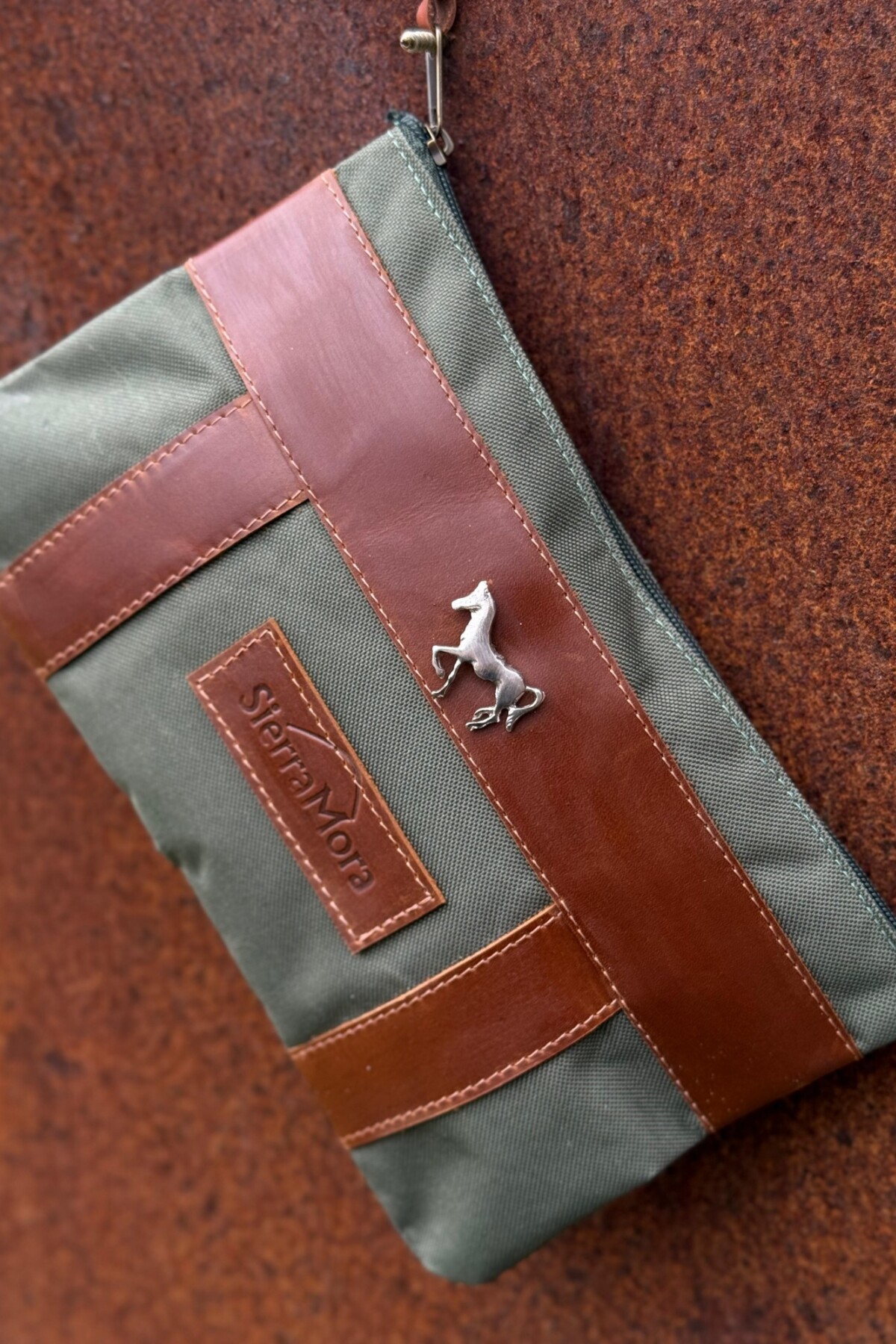 Sobre Cartuchera Mustang Verde Seco