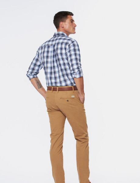 PANTALÓN SKINNY CON SPANDEX Mostaza