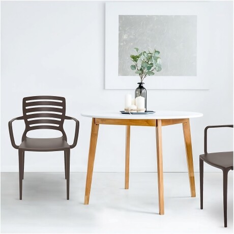Silla Sofia con posabrazos · Tramontina Marrón