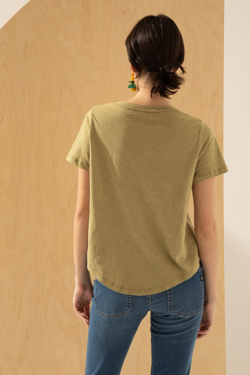 REMERA PEONIA Verde Oliva