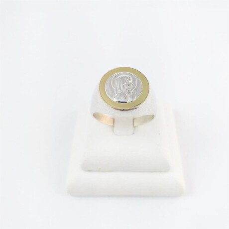 Anillo religioso de plata y double en oro 18 ktes. Anillo religioso de plata y double en oro 18 ktes.