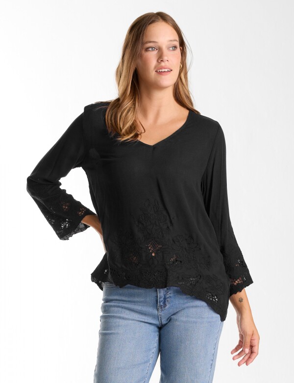 Blusa Bordado Suizo NEGRO