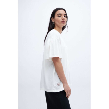 Remera Bronte Off white