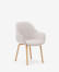 Silla Aleli de chenilla beige y patas de madera maciza de fresno con acabado natural