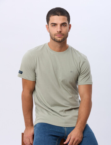 REMERA BÁSICA DE ALGODÓN Pistacho