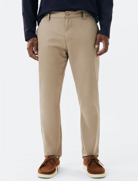 PANTALÓN MODELO CHINO DE LINO PANTALÓN MODELO CHINO DE LINO