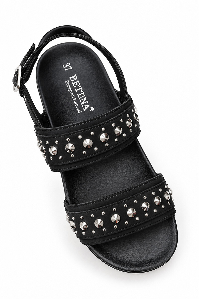 Sandalia Bettina BT225 con tachas y tira atras Negro