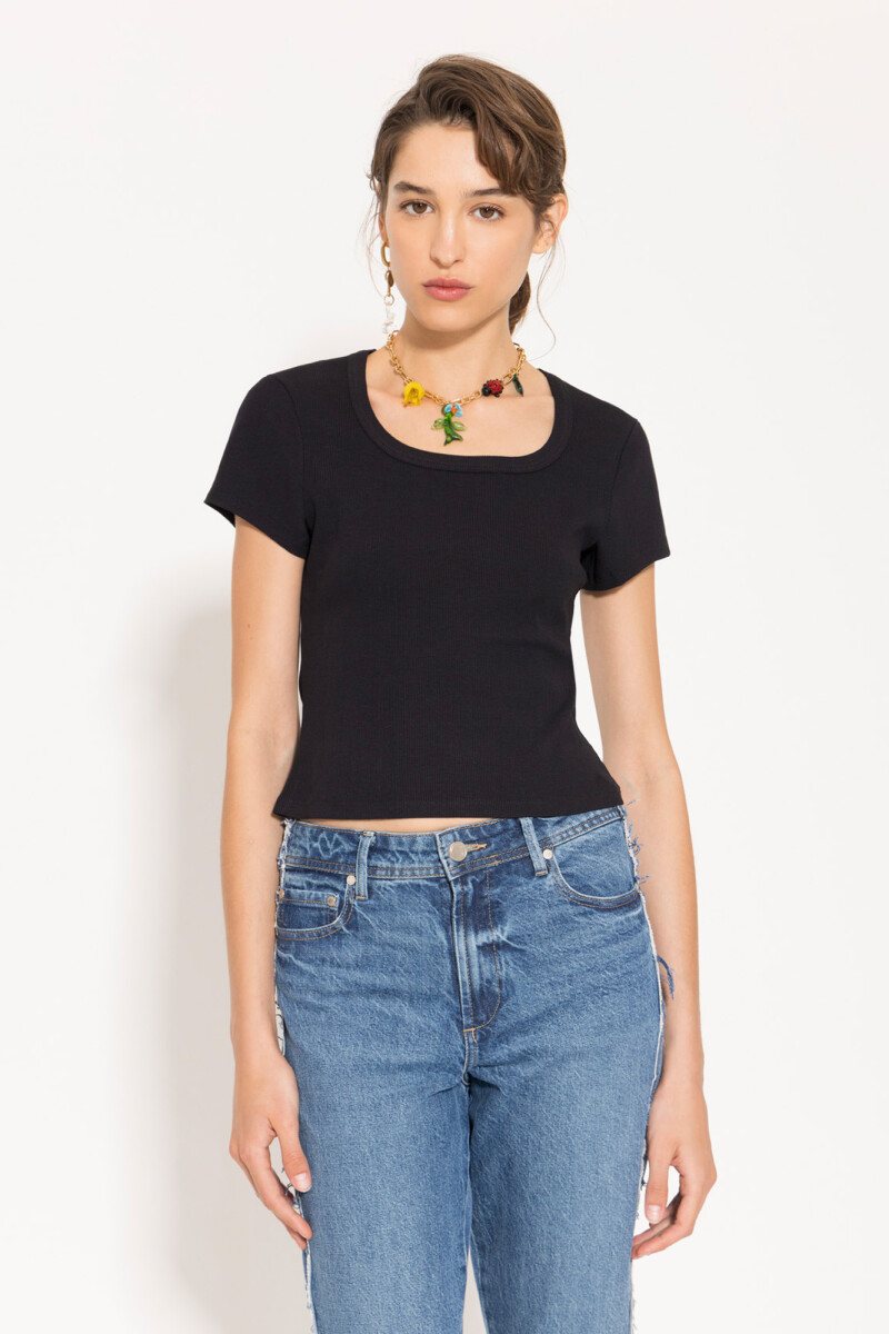 REMERA MIRANDA Negro