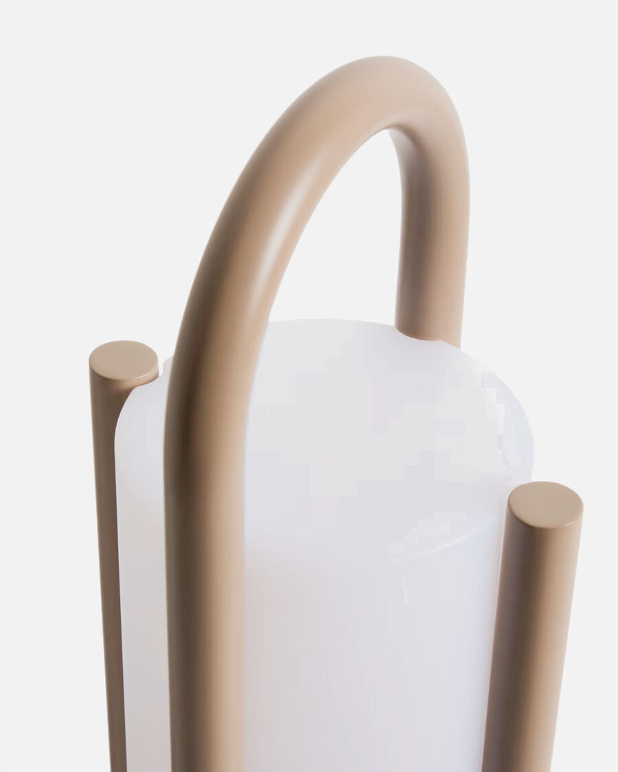 Lámpara de mesa grande portátil Leros de polietileno y acero topo Lámpara de mesa grande portátil Leros de polietileno y acero topo